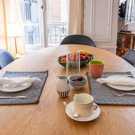 Doucelia Chic - Au Pied De La Tour Eiffel - Avenue De Suffren- Cadre Exceptionnel - 1 Chambre Apartment *