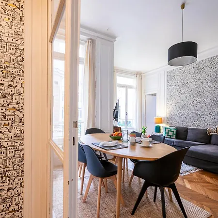 Doucelia Chic - Au Pied De La Tour Eiffel - Avenue De Suffren- Cadre Exceptionnel - 1 Chambre Apartment