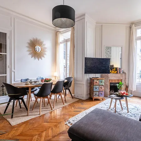 Doucelia Chic - Au Pied De La Tour Eiffel - Avenue De Suffren- Cadre Exceptionnel - 1 Chambre